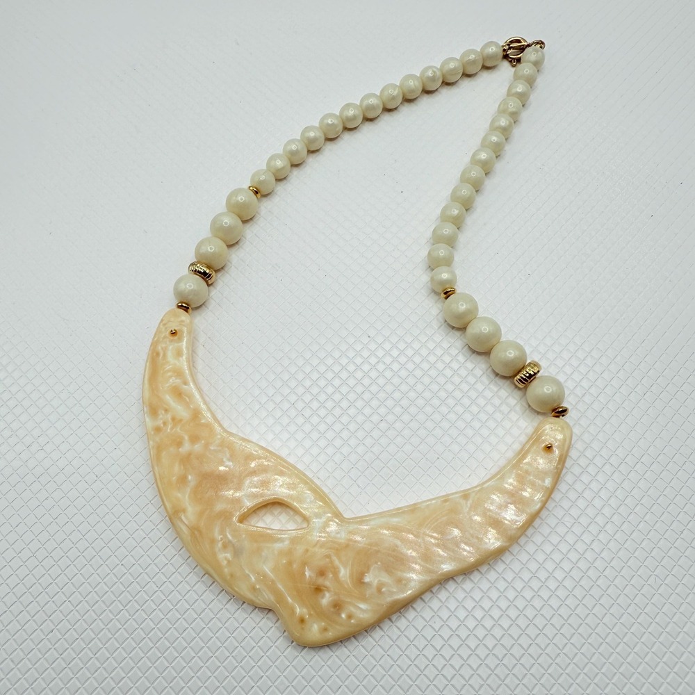 Vintage 80s 90s Off-White Beige Marbled Lucite Geometric Beaded 13" Bib Necklace - Picture 5 of 6